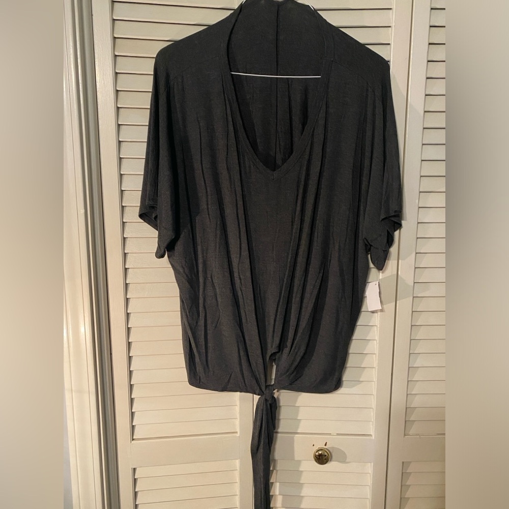 New top with tie hem size L